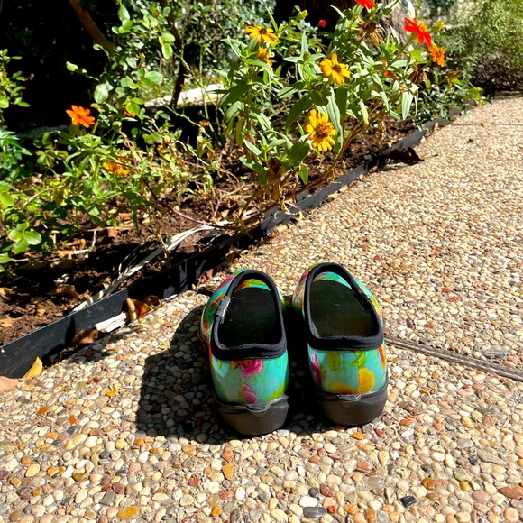 Waterproof Comfort Shoes, size 6 - Picture 4 of 5